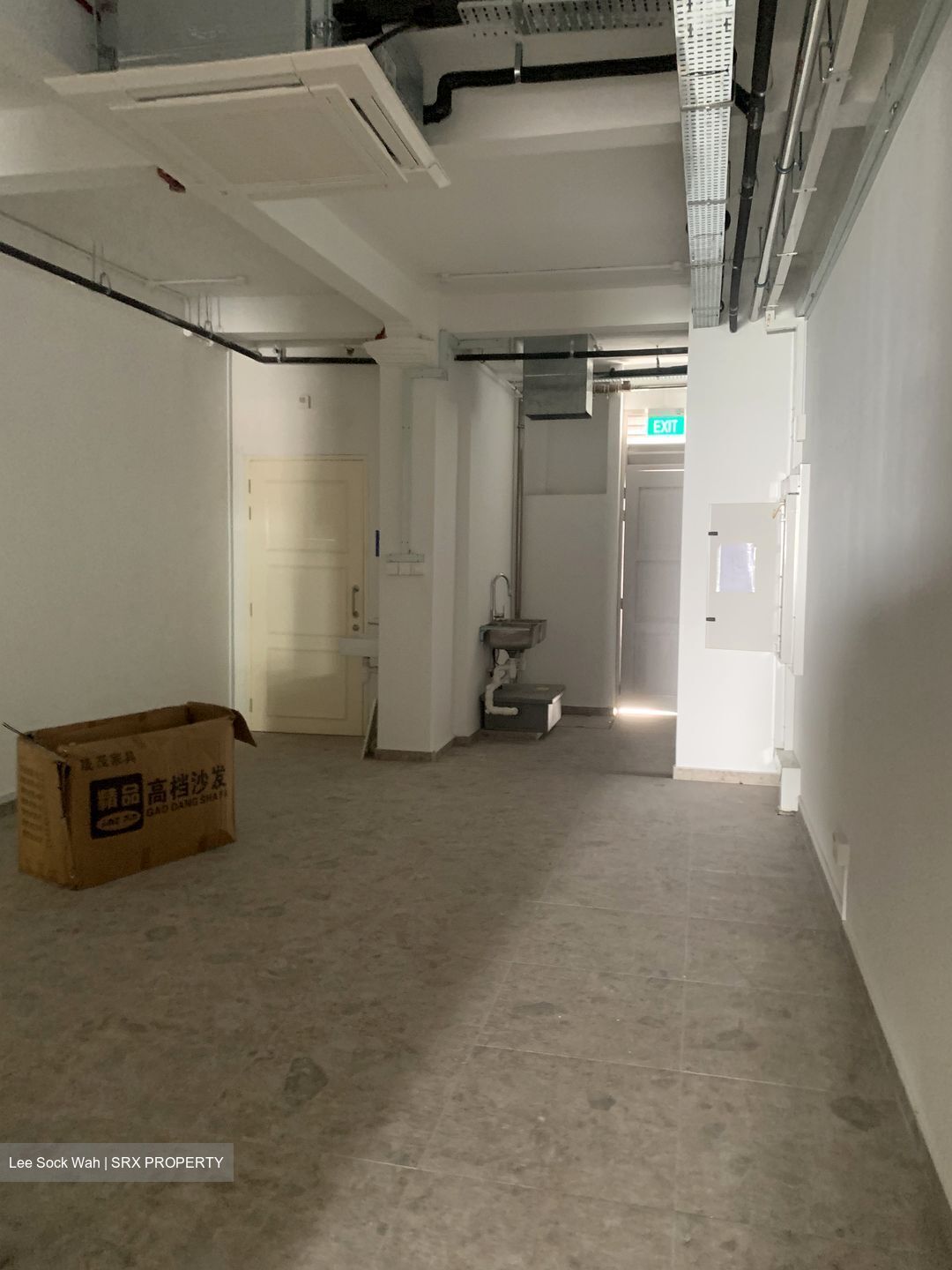 Rowell Road (D8), Retail #563772681